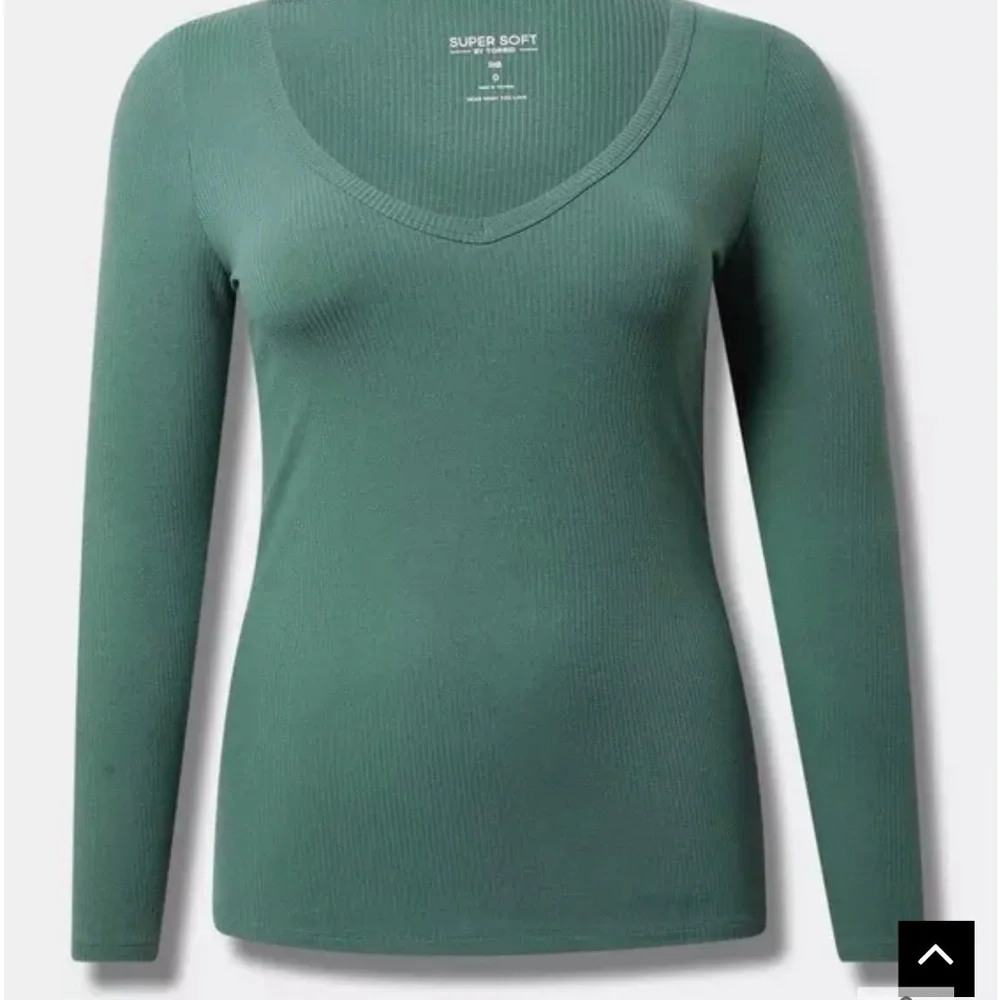Torrid Long Green Sleeve Tee NWT - Picture 7 of 7